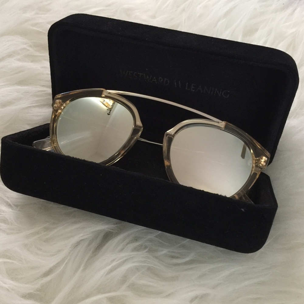 Westward Leaning Flower Mirror Lens Sunglasses