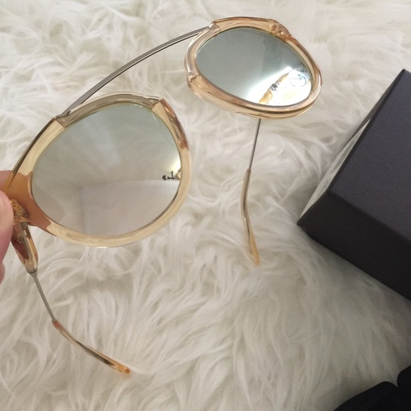 Westward Leaning Flower Mirror Lens Sunglasses main image 7