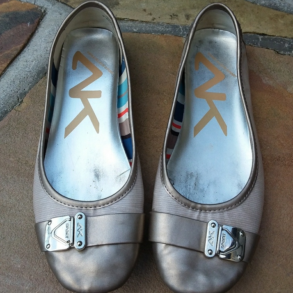 Anne Klein flats 7