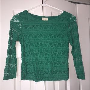 Green 3/4 sleeve crop top