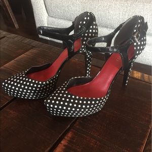 Nine West Black & White Polka Dot Heels Sz 7.5M