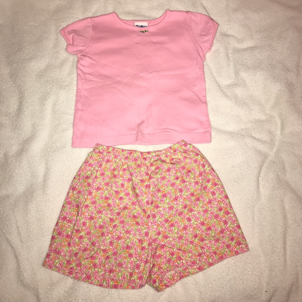 Short sleeve with floral shorts