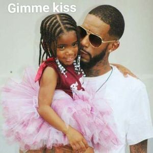 Meet your Posher, Derrick