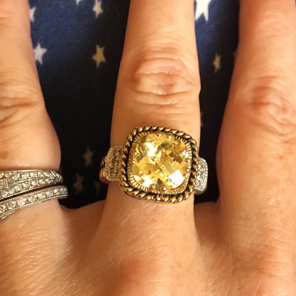 Lia Sophia Canary Diamond ring size 7