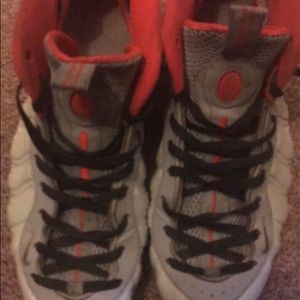 Nike foams size 13