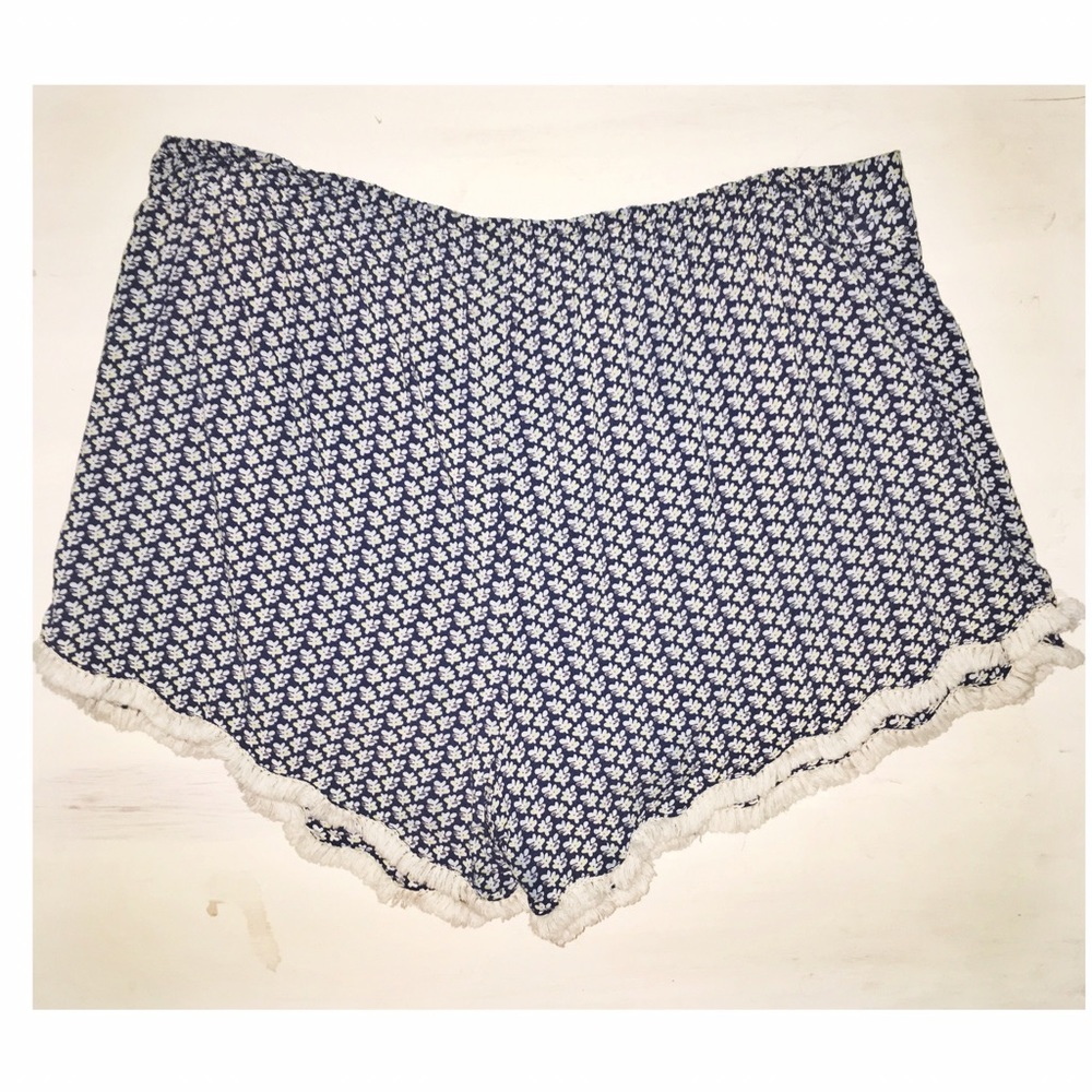 Printed high waisted shorts