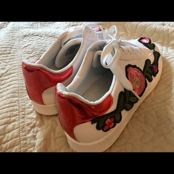 Embroidered Tennis Shoes - Picture 6 of 7