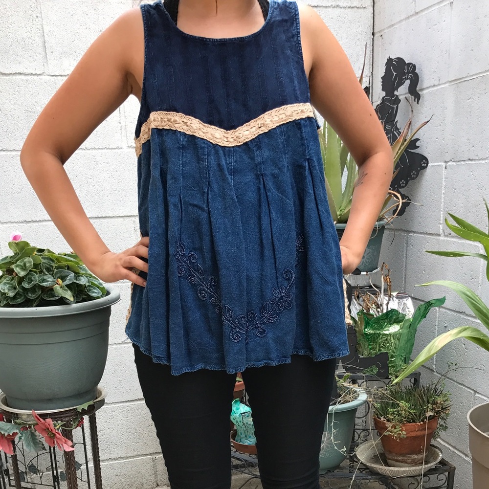 Beautifully Designed Sleeveless Shirt