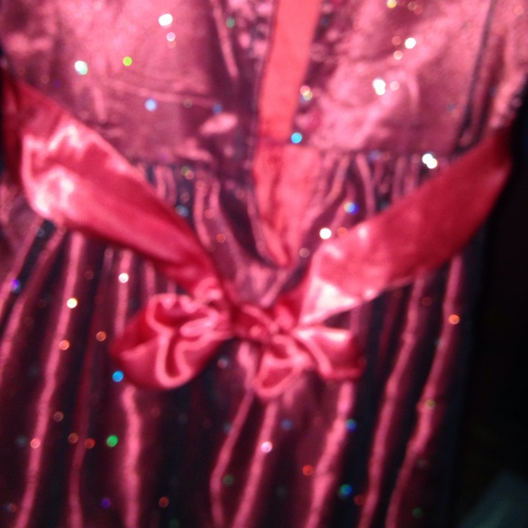Beautiful Kid's Sparkly Red Dress - Picture 4 of 7