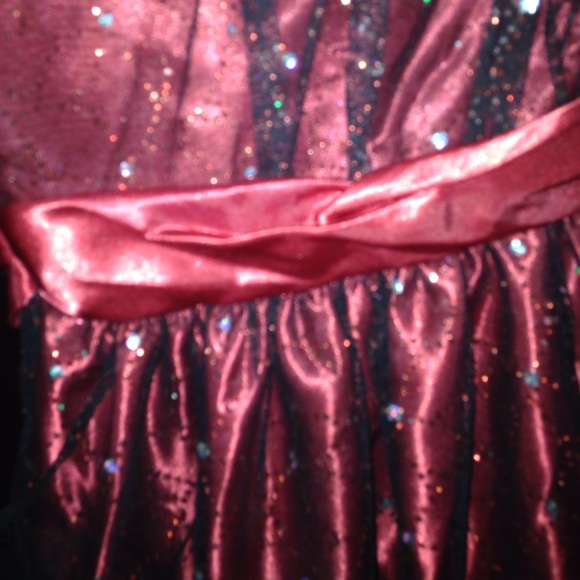 Beautiful Kid's Sparkly Red Dress - Picture 6 of 7