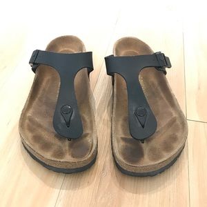 Black Gizeh Birkenstock Sandals