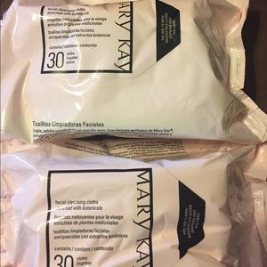2 packs Mary Kay cleansing cloths