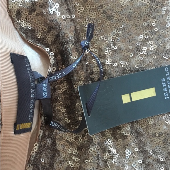 Fashion Mini Skirt - Picture 2 of 2