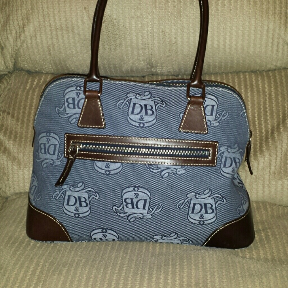 SALE!!! D & B zipper Satchel