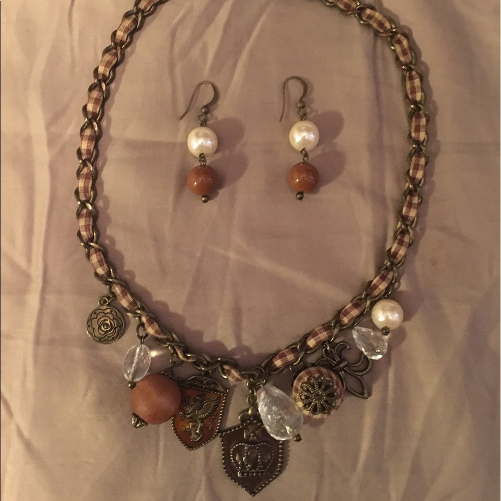 Necklace & matching earrings