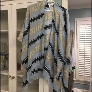 BCBG Poncho/shawl