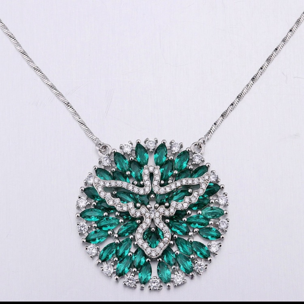 🍯Holy Spirit Pendant Necklace🍯