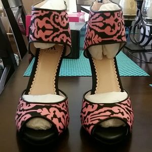 Pink and black peep toe heels NWOB 4.75"