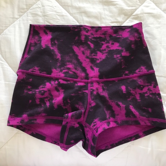 lululemon athletica Pants - Lululemon roll down shorts sz 6 plum and black