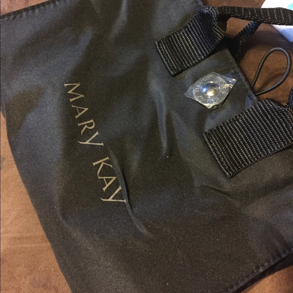 NIB. Mary Kay Brush Collection