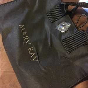 NIB. Mary Kay Brush Collection