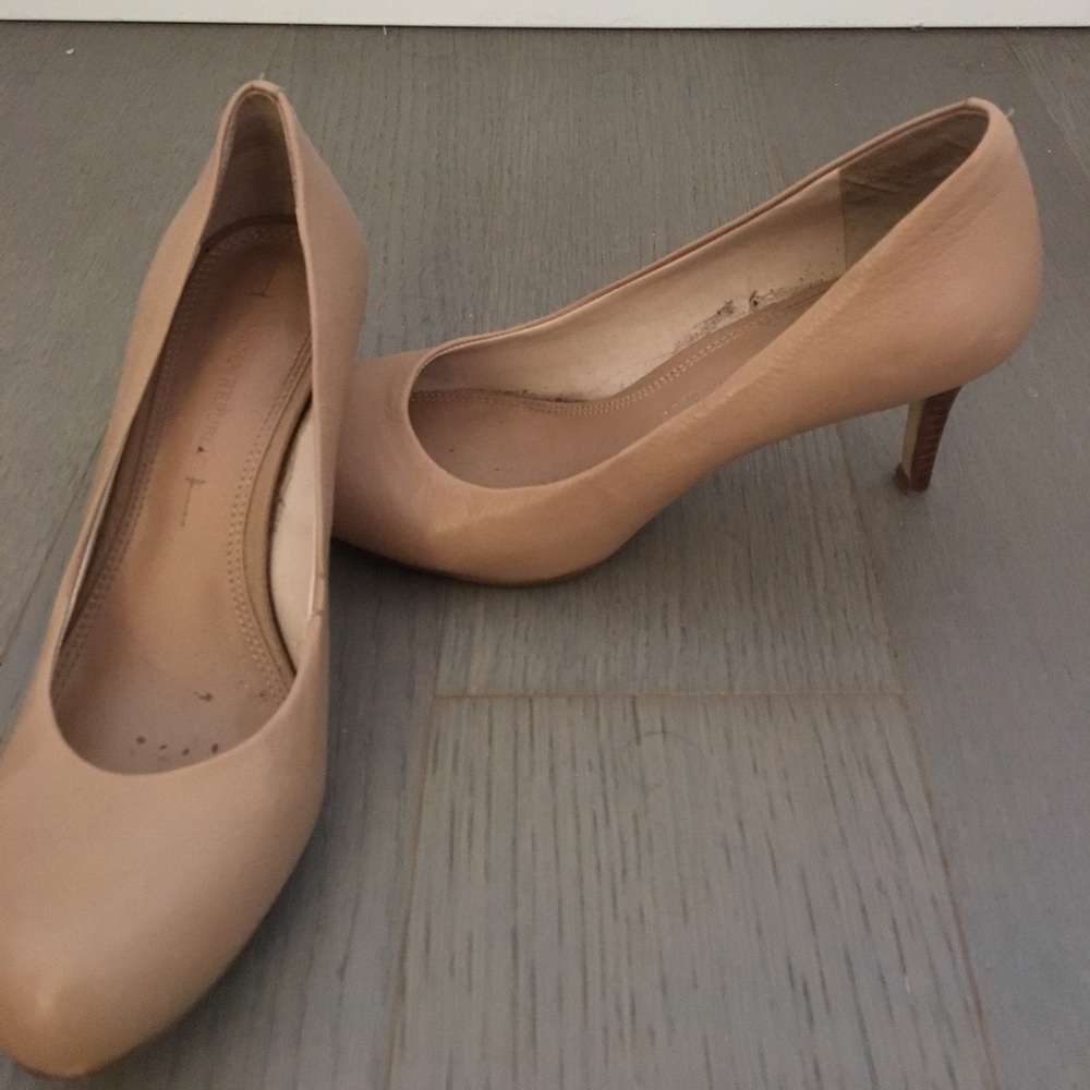 Nude Banana Republic Heel
