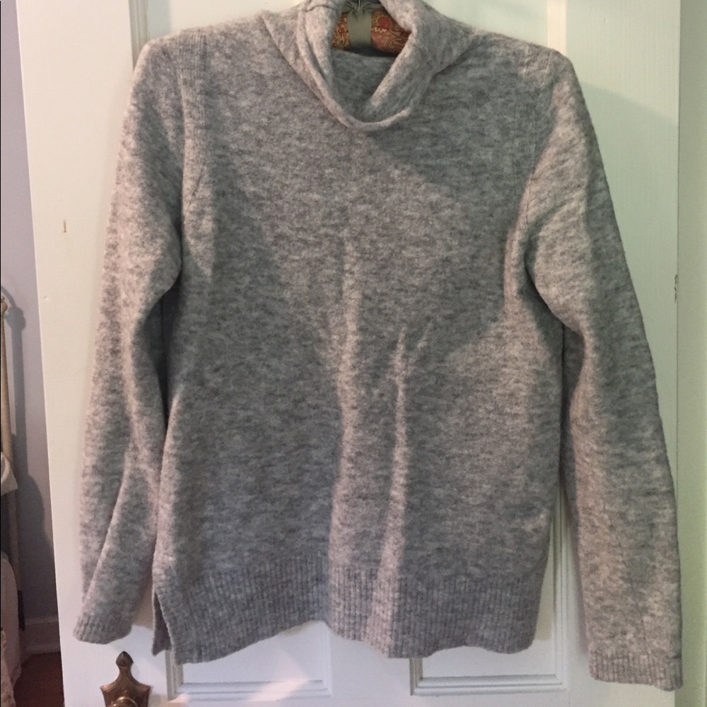 Cozy gray wool turtleneck (Banana Republic)