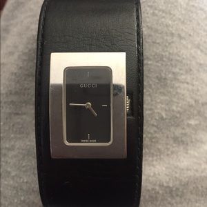 GUCCI WATCH