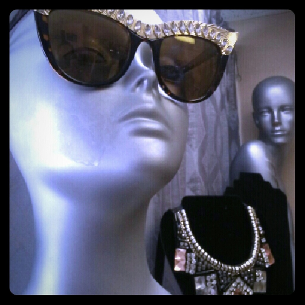 Cat Eye Sunglasses with Matching Studded Necklace
