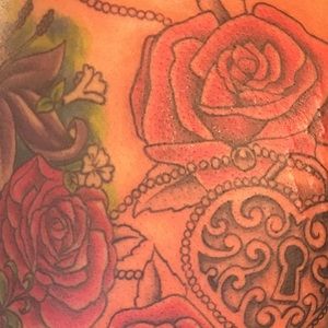 Meet your Posher, Nikia