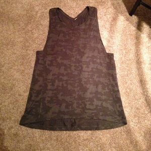 ✨SALE✨Lululemon Run for days tank