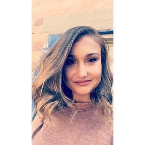 Meet your Posher, Jocelyn