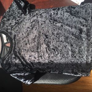 Velvet short sleeve from Hollister.