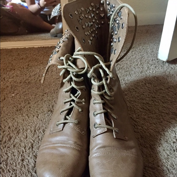 Combat Boots - Picture 2 of 4
