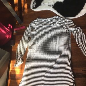 3/4 length sleeve shirt