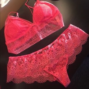 VS Bralette & Panty Set!