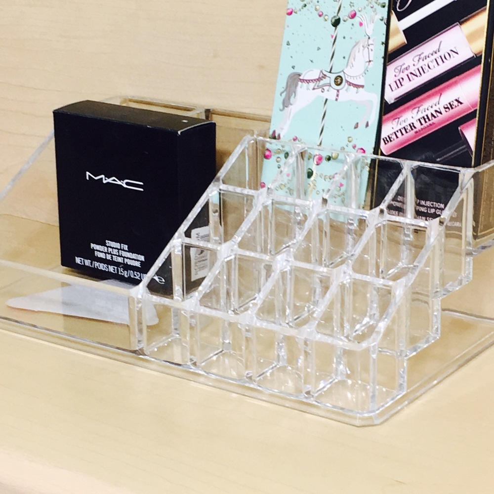 🆕 Heavy Duty Acrylic Makeup Organizer! 🆕 - Picture 2 of 7