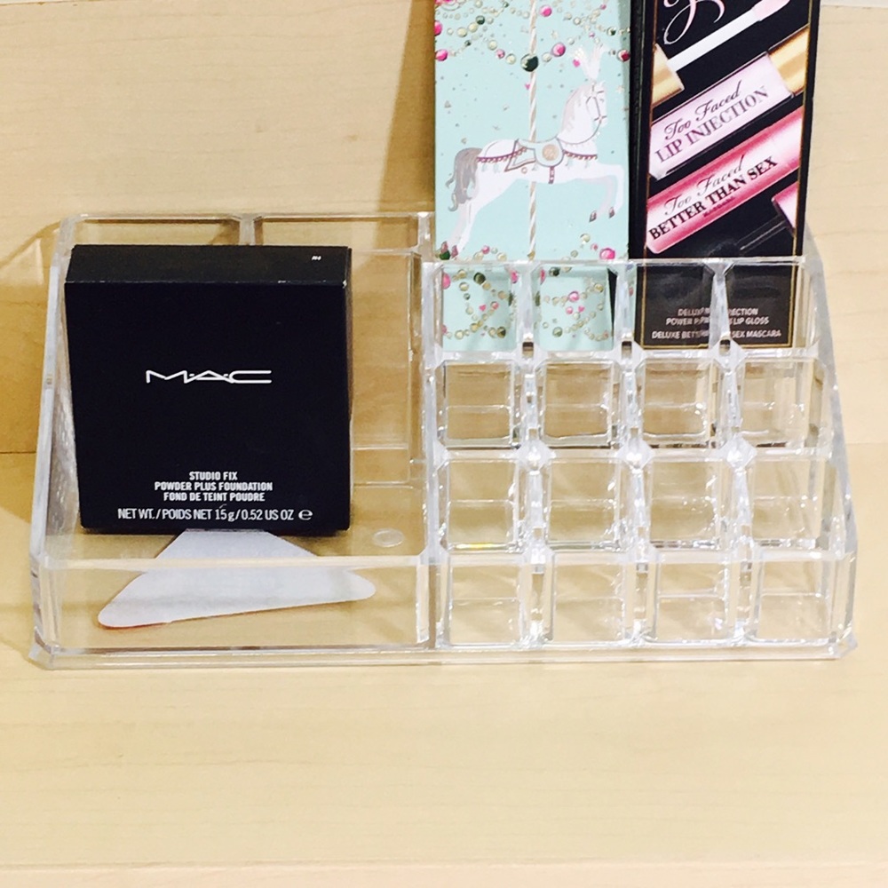 🆕 Heavy Duty Acrylic Makeup Organizer! 🆕 - Picture 3 of 7