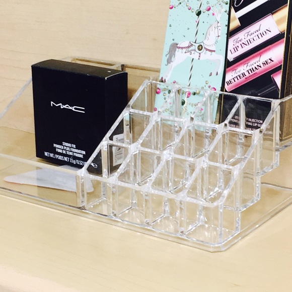🆕 Heavy Duty Acrylic Makeup Organizer! 🆕 - Picture 2 of 7