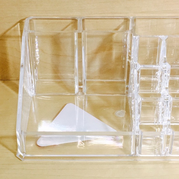 🆕 Heavy Duty Acrylic Makeup Organizer! 🆕 - Picture 5 of 7