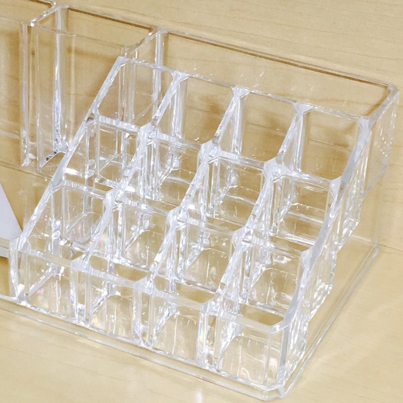 🆕 Heavy Duty Acrylic Makeup Organizer! 🆕 - Picture 6 of 7