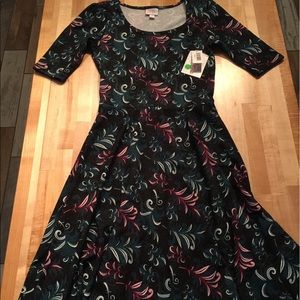 Small LulaRoe Nicole Dress
