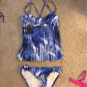 Athleta tankini swim suit. Size small.