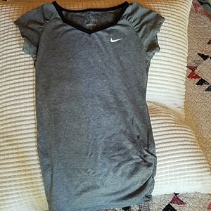 Girls gray Nike shirt