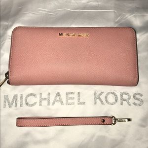 Michael Kors Continental Wallet