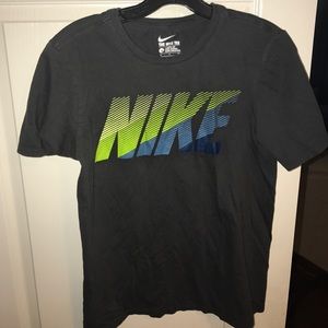 Nike Youth Graphic T-shirt, Gray, Small