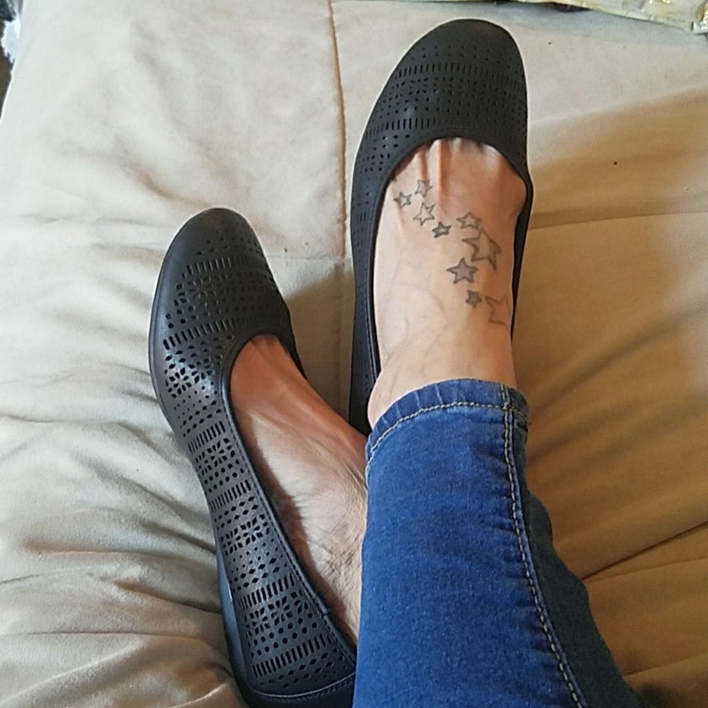 Crofton & Borrow Cut Leather ballet flats