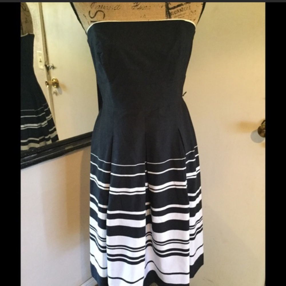 White House Black Market Strapless Dress