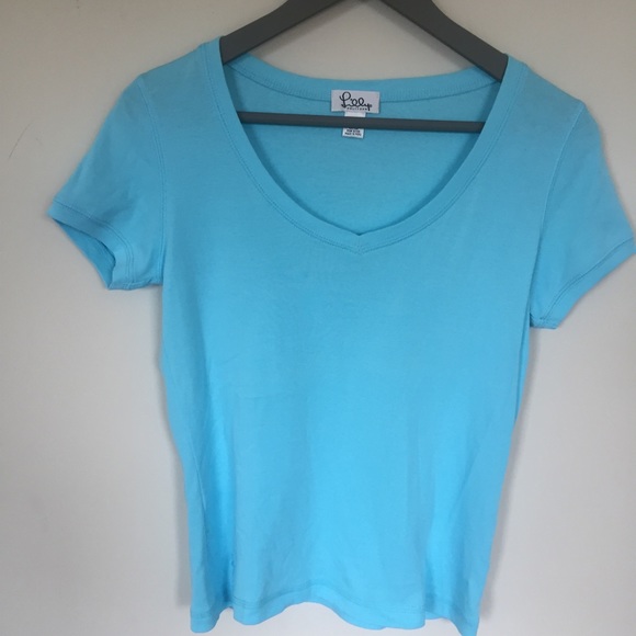 βSOLDβ LILLY PULITZER Blue V Neck Logo Palm Tee - Picture 2 of 8