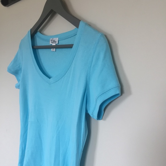 βSOLDβ LILLY PULITZER Blue V Neck Logo Palm Tee - Picture 4 of 8